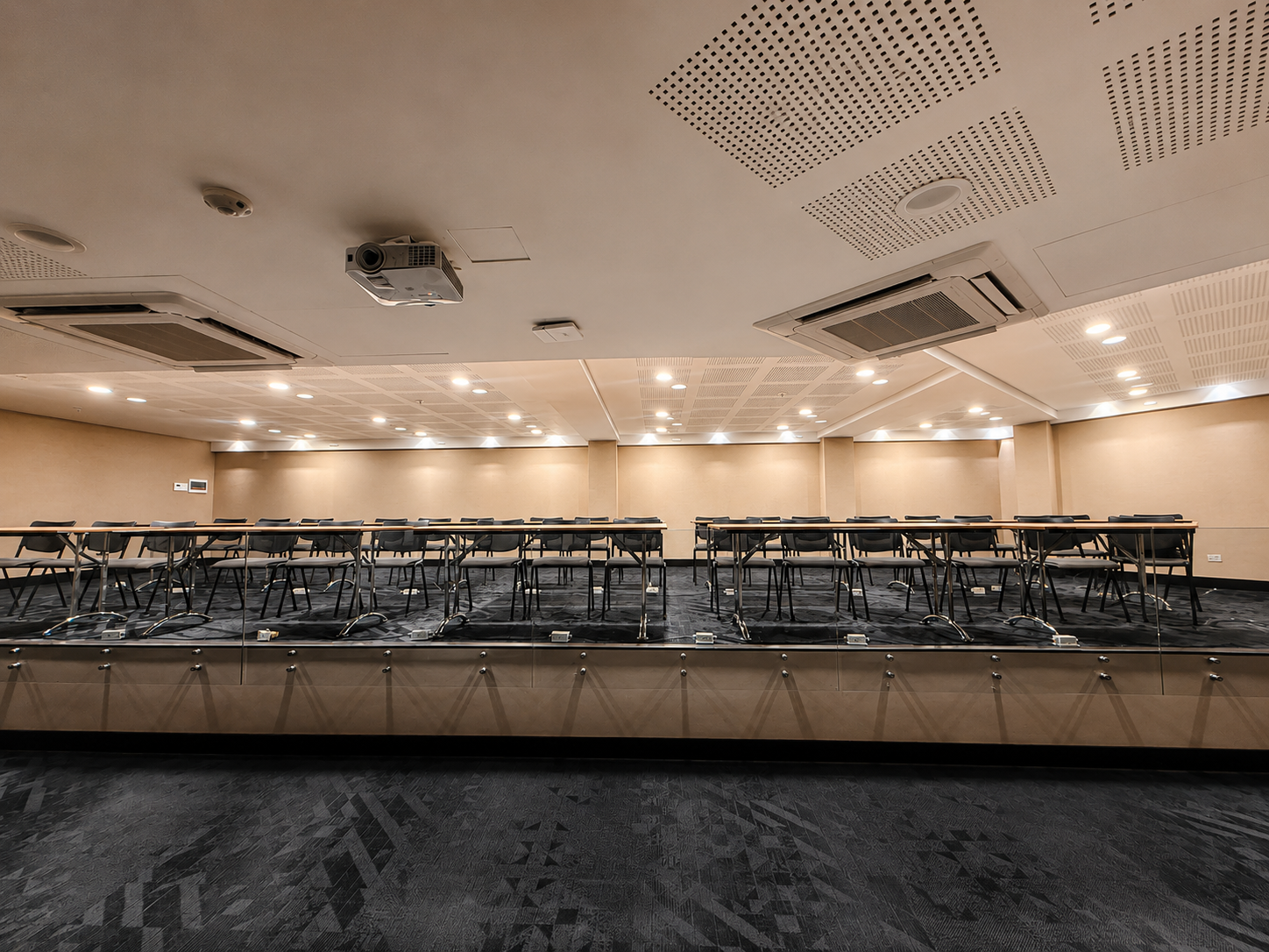 Salones para eventos en Bogotá cerca del World Trade Center, el Parque de la 93 y centros comerciales, financieros y de negocios.