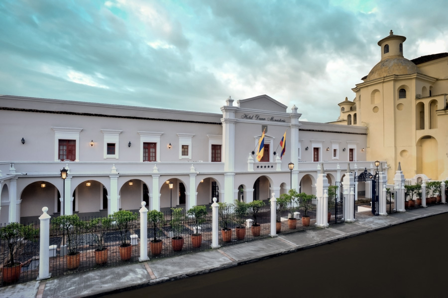Hotel Dann Monasterio en Popayán combina el encanto de la época colonial en sus espacios con los más modernos servicios hoteleros.